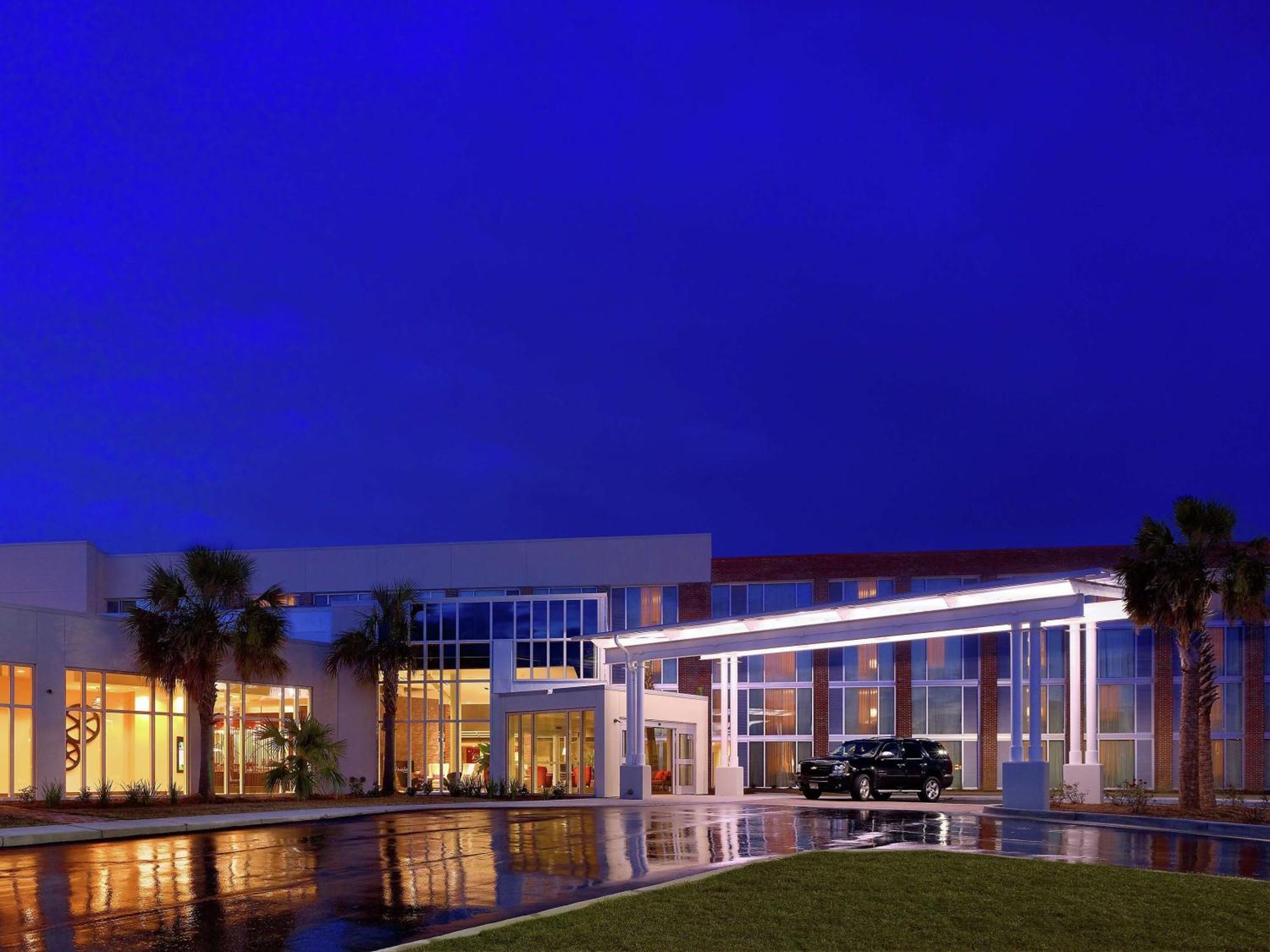 Doubletree Hotel & Suites Charleston Airport North Charleston Eksteriør billede