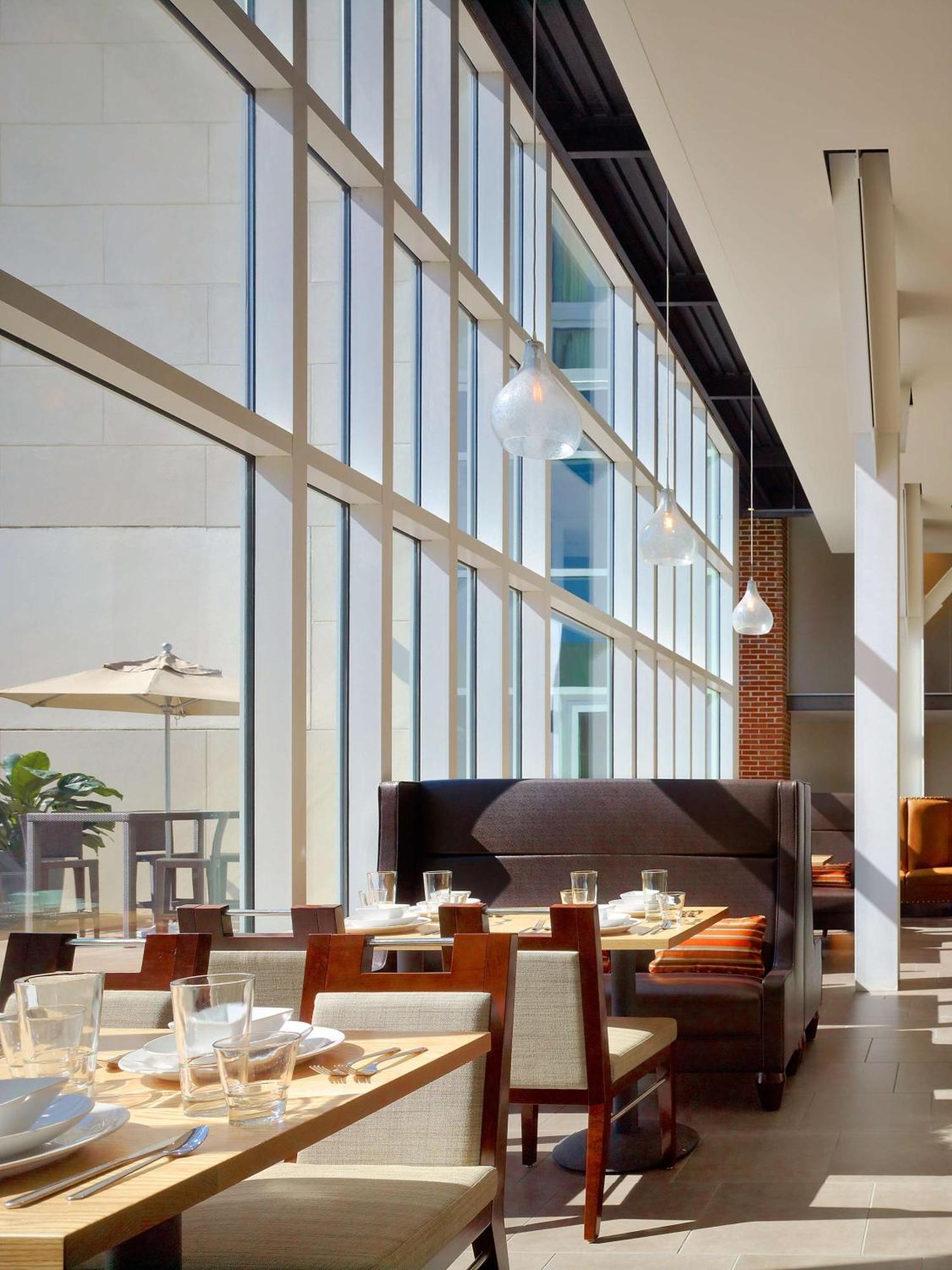Doubletree Hotel & Suites Charleston Airport North Charleston Eksteriør billede