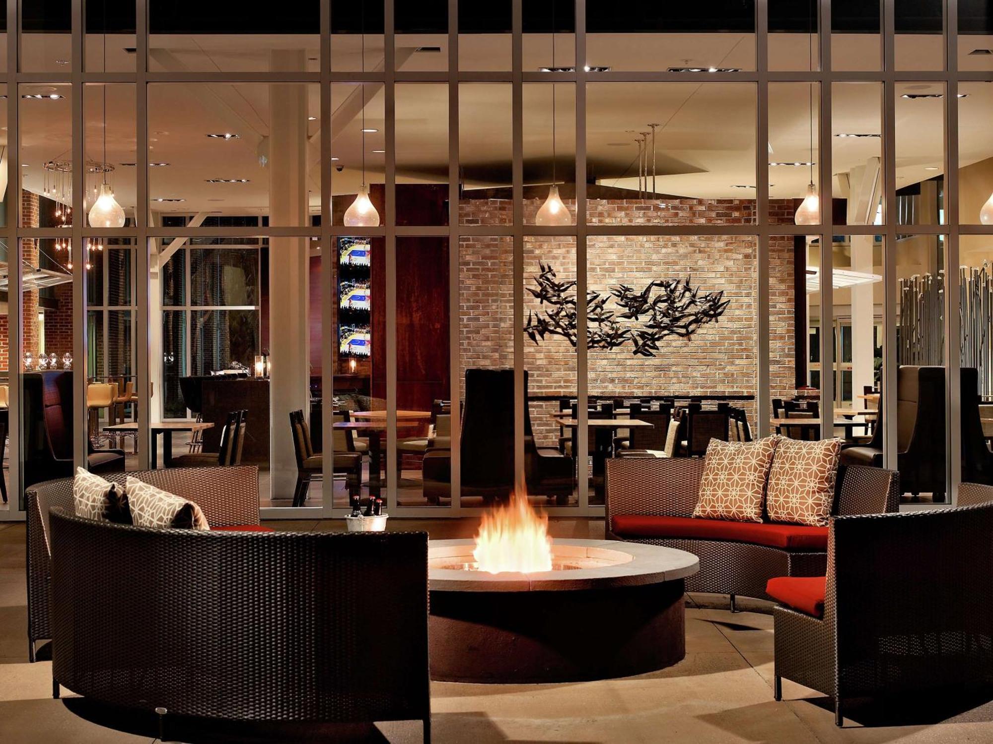 Doubletree Hotel & Suites Charleston Airport North Charleston Eksteriør billede